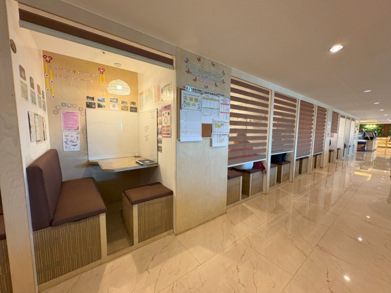 フィリピン留学 Cebu21 - SMEAG ENCANTO-class rooms&information boad-17